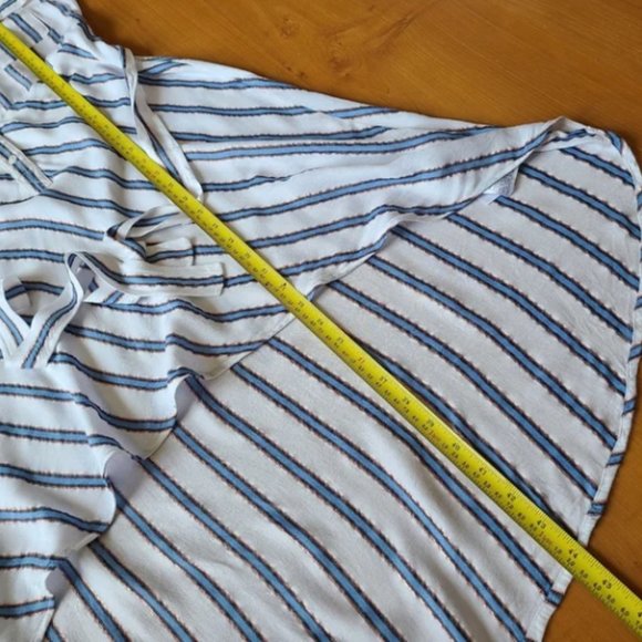 Guess Shirt Dress with gold detailing size small - Picture 11 of 14